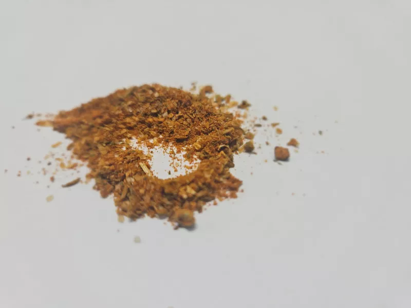 Döner Gewürzzubereitung – rote-braune Gewürzmischung mit Paprika, Knoblauch, Zitronenschalen, Kräutern & Cumin für saftiges, würziges Döner-Fleisch