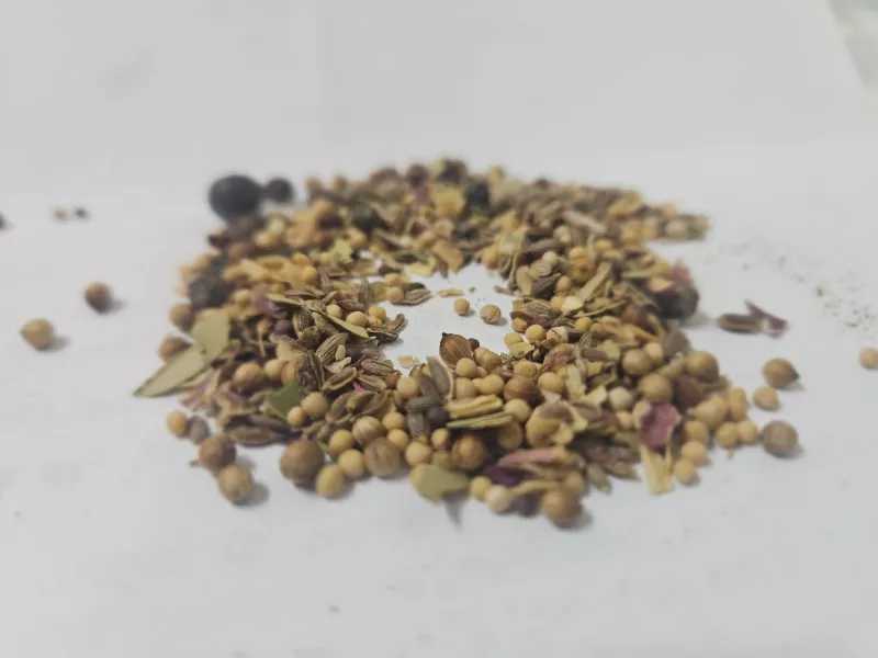Kochfischgewürz – grün-braune Gewürzmischung mit Dill, Senf, Pfeffer, Nelken & Wacholder für aromatischen Fischsud und zarten Fisch