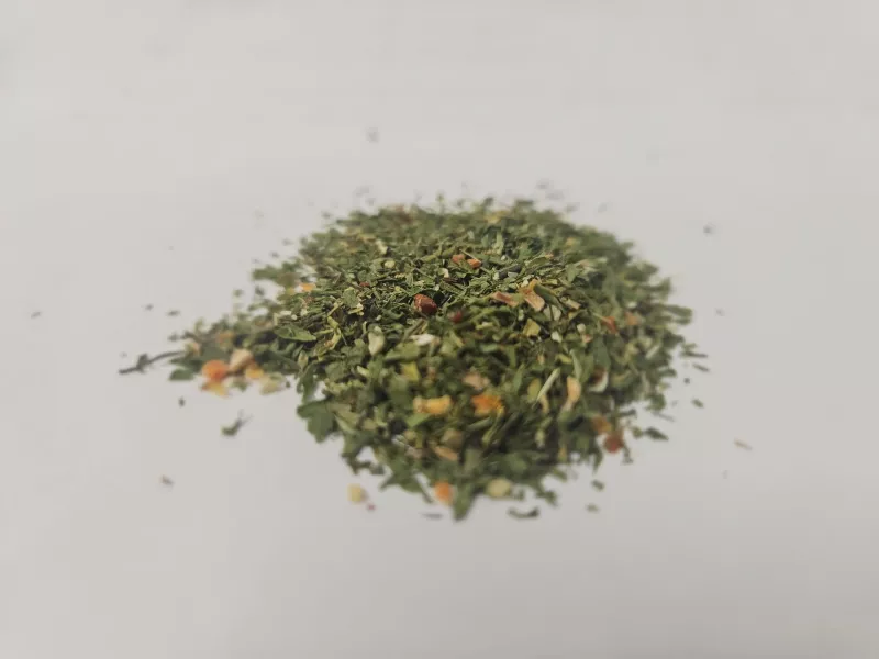 Salatkräuter – grüne Kräuter-Gemüse-Mischung aus Schnittlauch, Petersilie, Dill, Karotten, Zwiebeln & mehr für frische, aromatische Salate