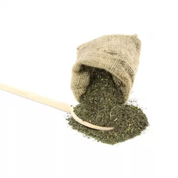 Preview: Basilikum gerebelt – gerebelte, grüne Basilikumblätter mit intensiv würzig-süßlichem Aroma und mediterraner Frische