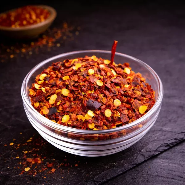 Chili geschrotet ohne Kerne 80 g – mildes Chili-Aroma