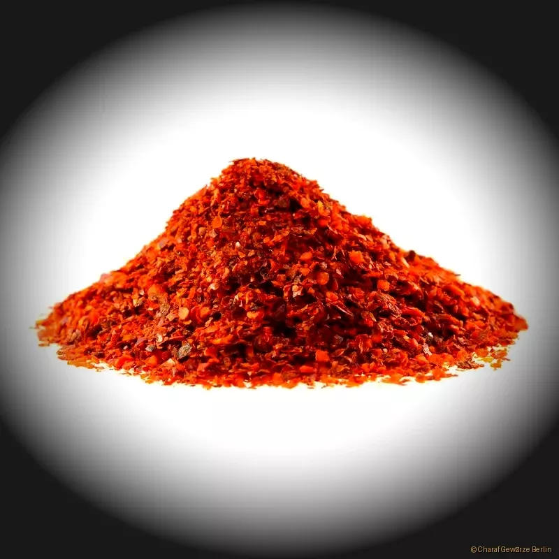 Preview: Chilies geschrotet – grobe rote Chili Flocken mit Kernen und intensiver Schärfe