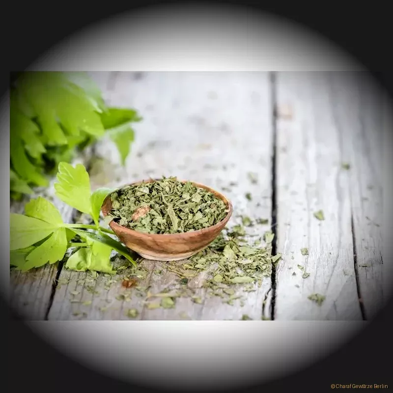Preview: Liebstöckel Kräuter Premium Qualität – Charaf Gewürze Berlin