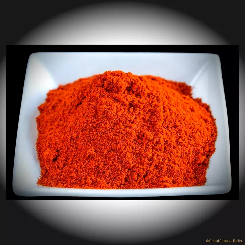 Preview: Paprika süß smoked gemahlen – feines, tiefrotes geräuchertes edelsüßes Paprikapulver mit rauchig-fruchtigem Aroma und rustikaler Note