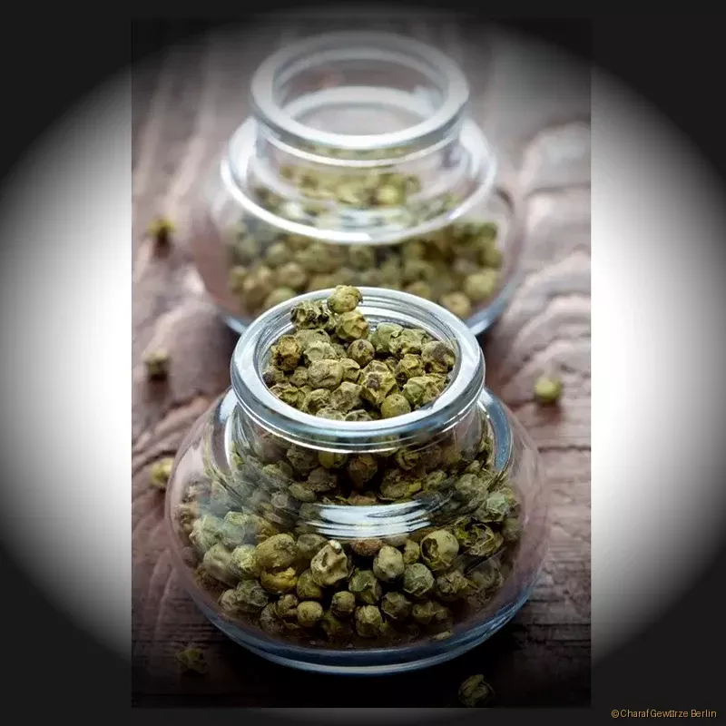 Pfeffer grün ganz – ganze grüne Pfefferkörner mit frischem, grasig-fruchtigem Aroma und milder Schärfe