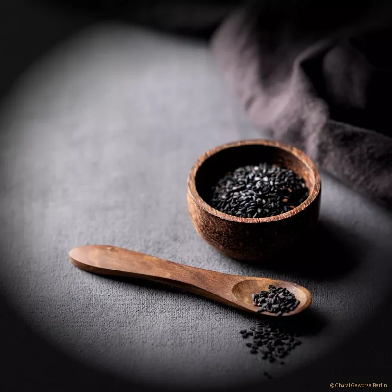 Schwarzer Sesam 100 g – Sesamsamen von Charaf Gewürze Berlin