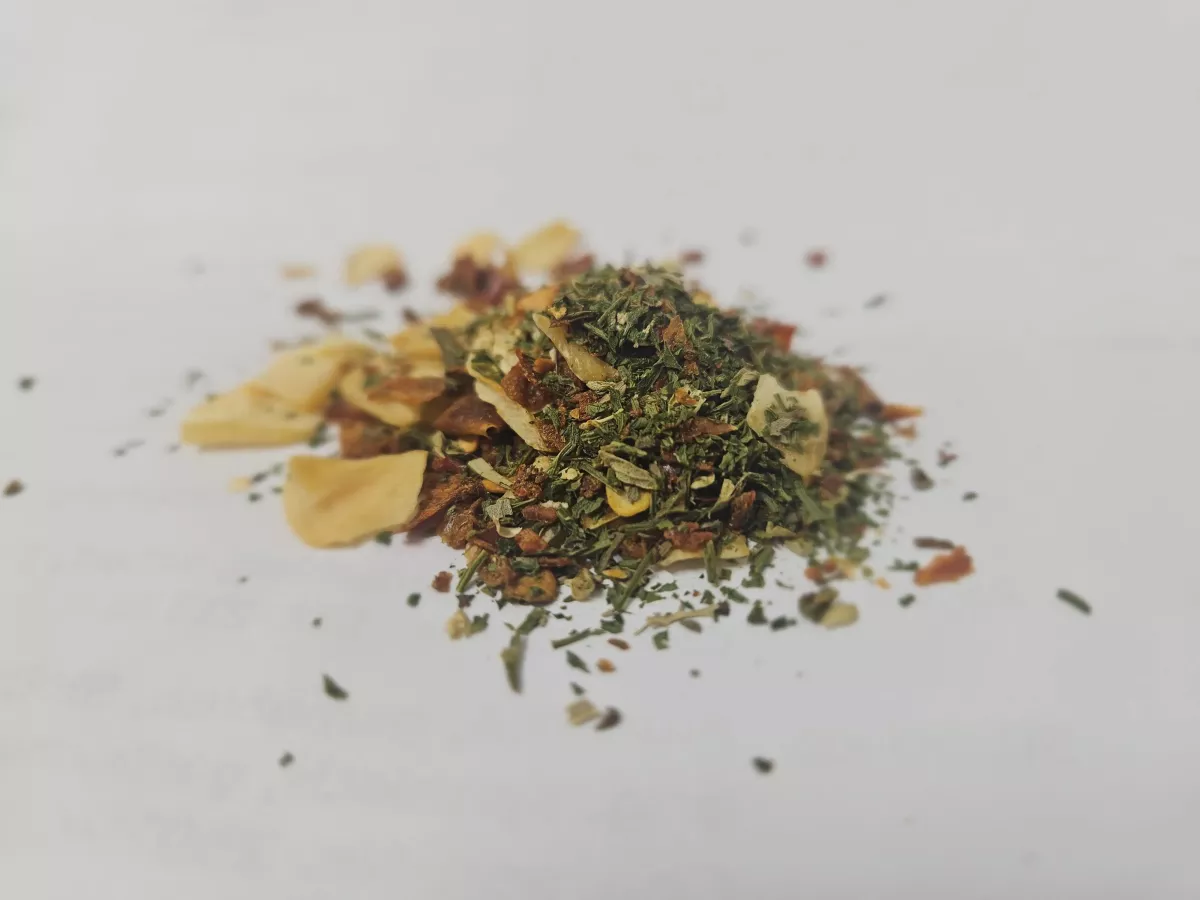 Aglio Olio Gewürzzubereitung – rote-grüne Gewürzmischung mit Knoblauch, Paprika, Petersilie, Chillies, Oregano & Basilikum für schnelles, würziges Spaghetti Aglio e Olio