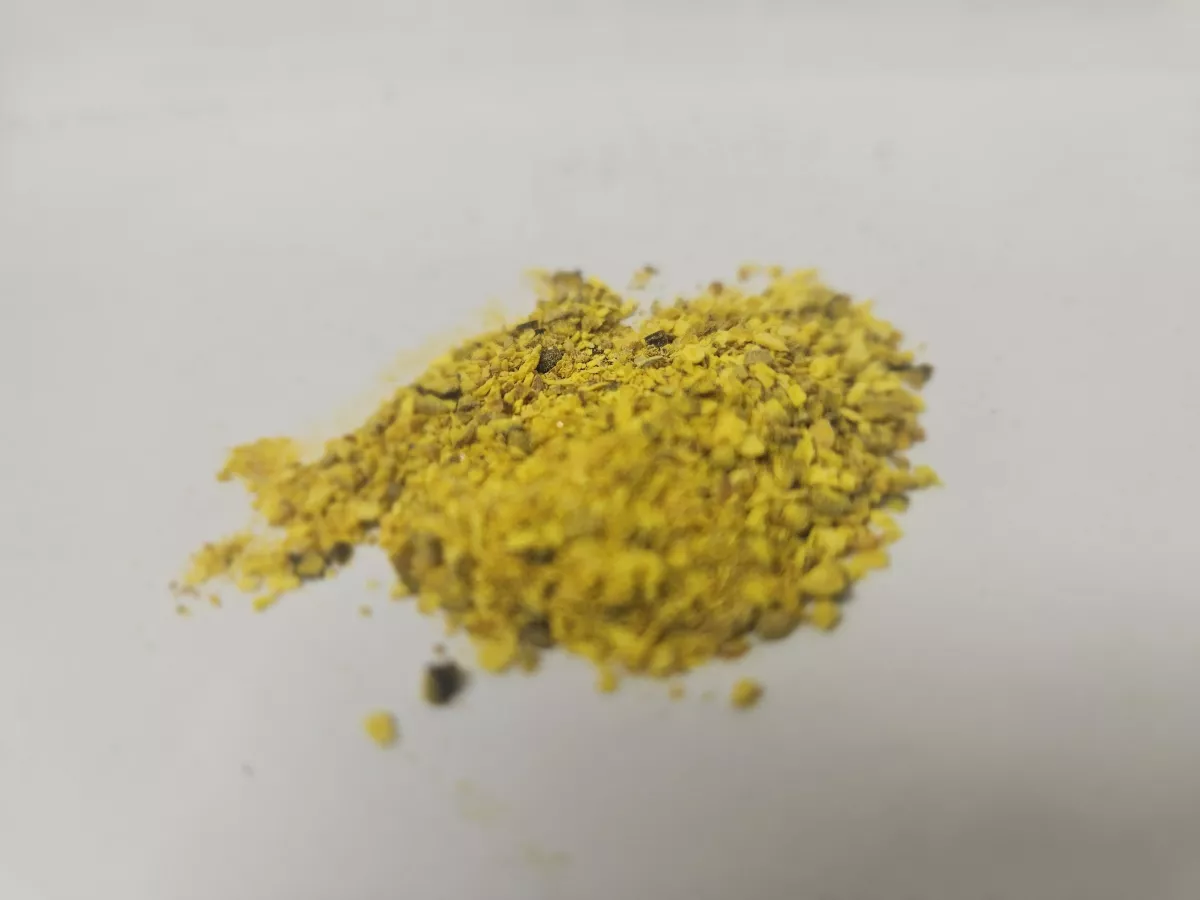 Orangenpfeffer – gelb-orange Gewürzmischung aus Pfefferkörnern, Orangenschalen & Curcuma mit fruchtig-scharfem Aroma