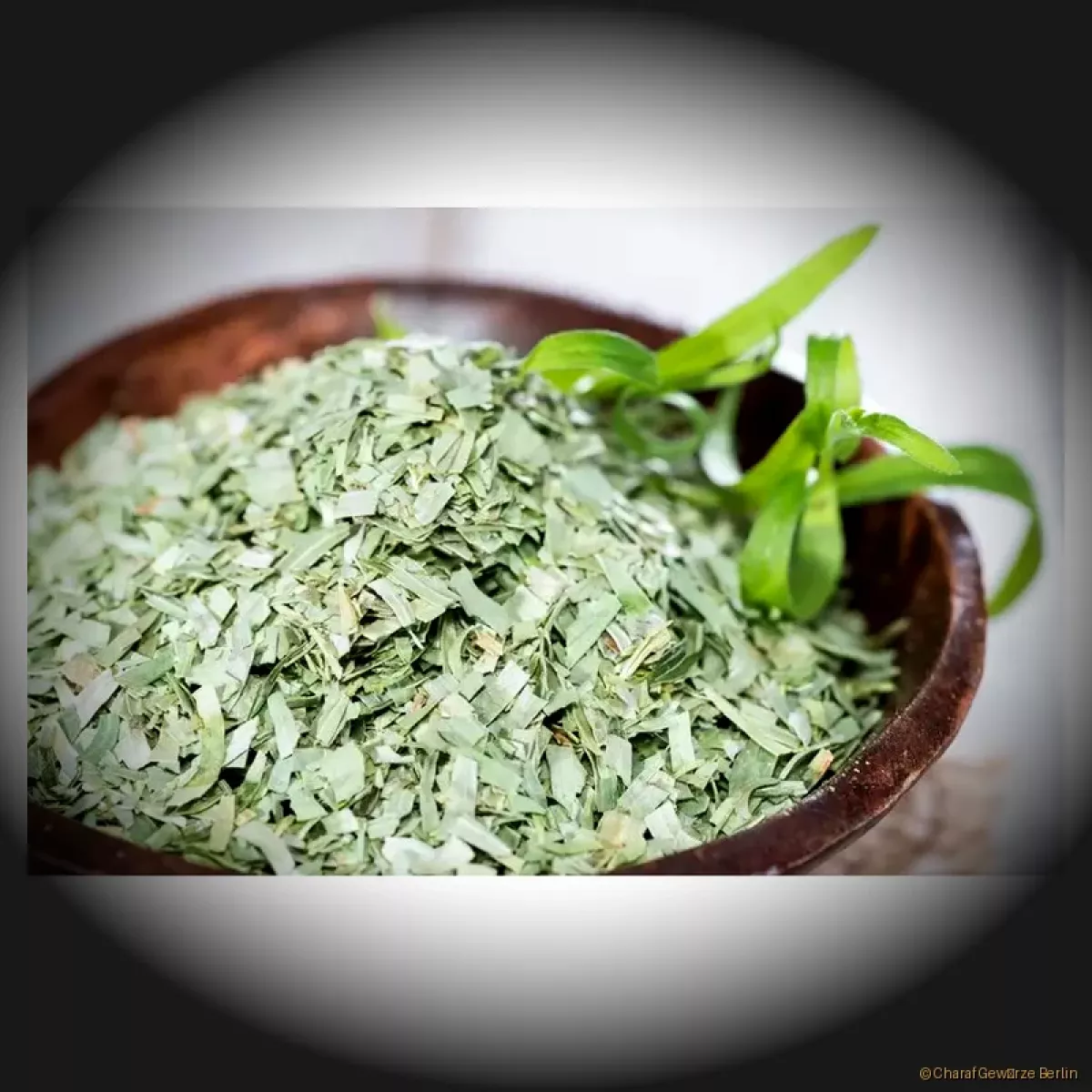 Estragon gerebelt 10 g – Charaf Gewürze Berlin