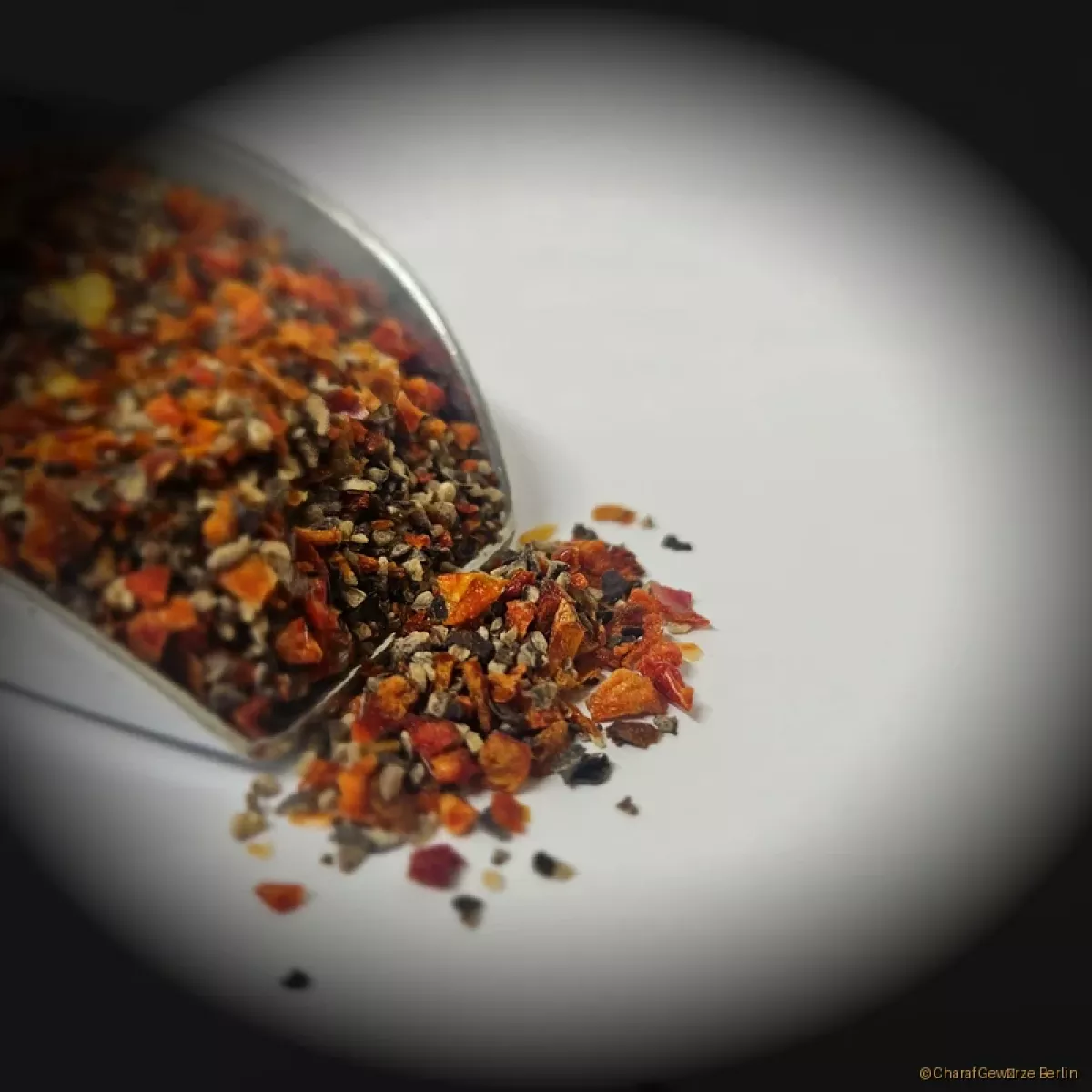 Paprikapfeffer – rote-schwarze Gewürzmischung aus Pfeffer schwarz und Paprika für würzig-fruchtigen Geschmack und goldrote Farbe