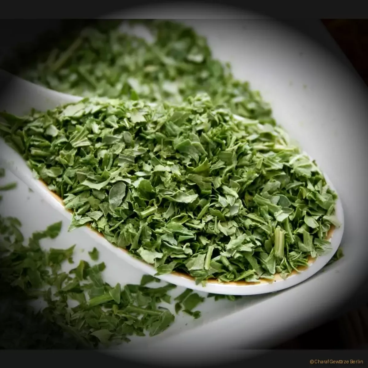 Getrocknete Petersilie – aromatisches Kräutergewürz