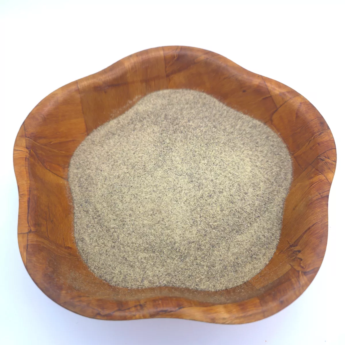 Pfeffer weiß ganz oder gemahlen – weiße Pfefferkörner und feines Pulver mit mildem, nussig-erdigem Aroma