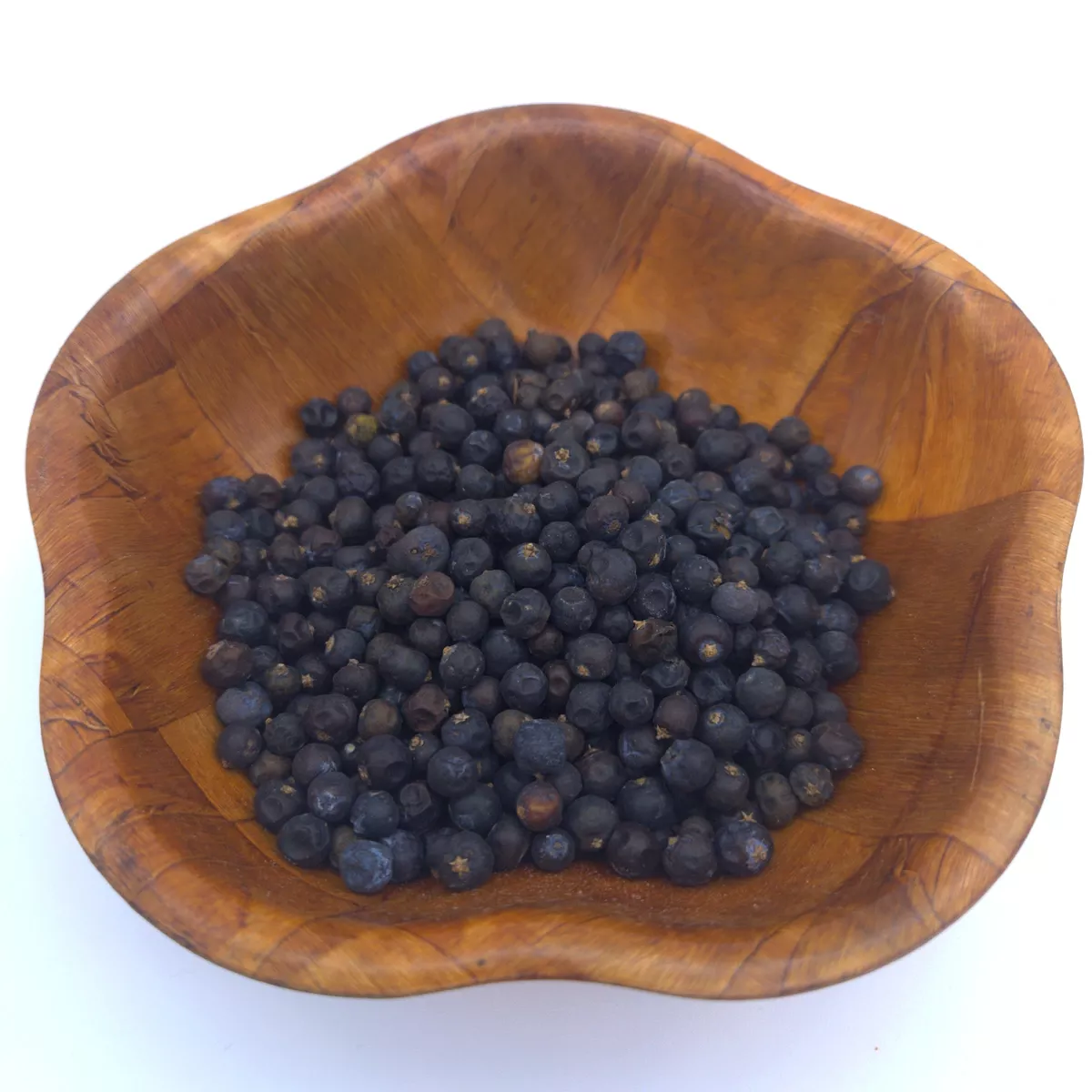 Wacholderbeeren ganz – dunkelviolette, getrocknete Wacholderbeeren mit intensiv harzigem Waldaroma