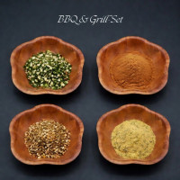 BBQ & Grill-Set mit Steakgewürz, Gyros, Hähnchen Gewürzsalz & Chimichurri in Holzschüsseln | Charaf Gewürze Berlin